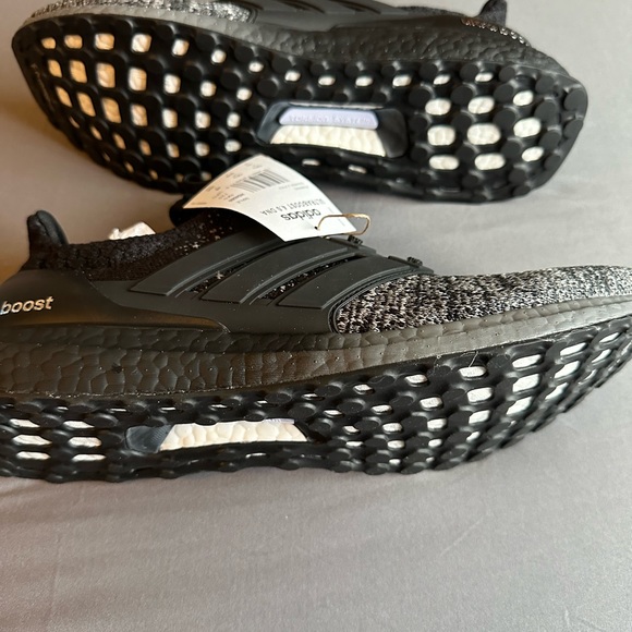 BNWT Adidas UltraBoost 4.0 DNA 'Grey Four Black Size 13
H0480 - Picture 2 of 4
